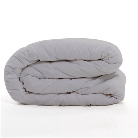 🎀 Comforter Gray Down Alternative New🎀 - Picture 2 of 4